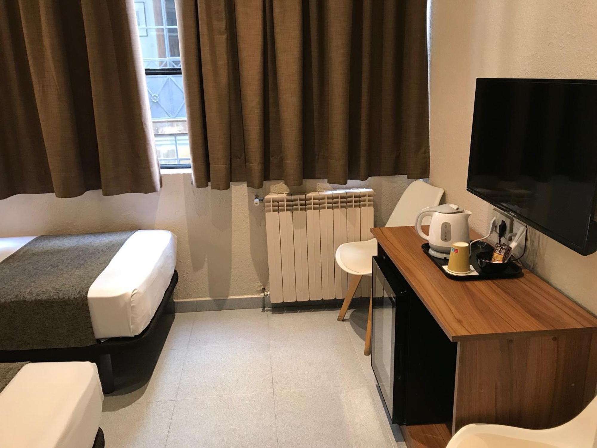 Pension Iznajar Barselona Dış mekan fotoğraf