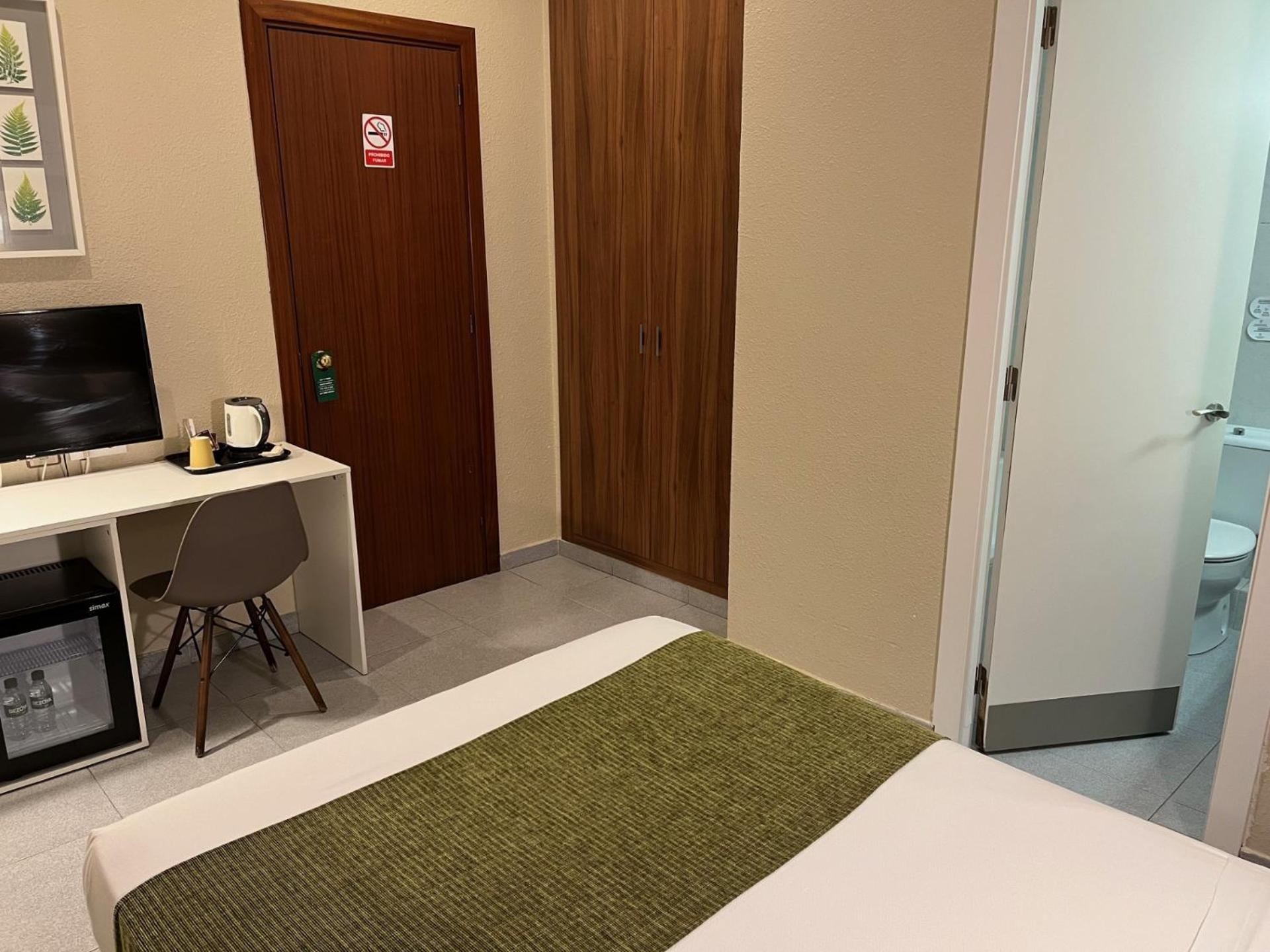 Pension Iznajar Barselona Dış mekan fotoğraf