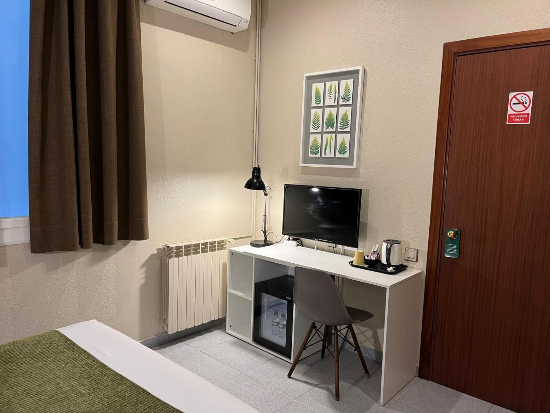 Pension Iznajar Barselona Dış mekan fotoğraf